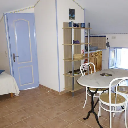 Les Figuiers Apartman *