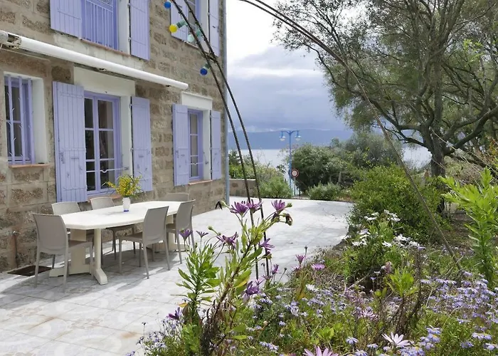Les Figuiers Apartman